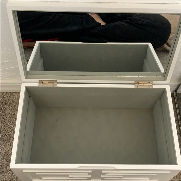 Jewelry box - Picture 3 of 3